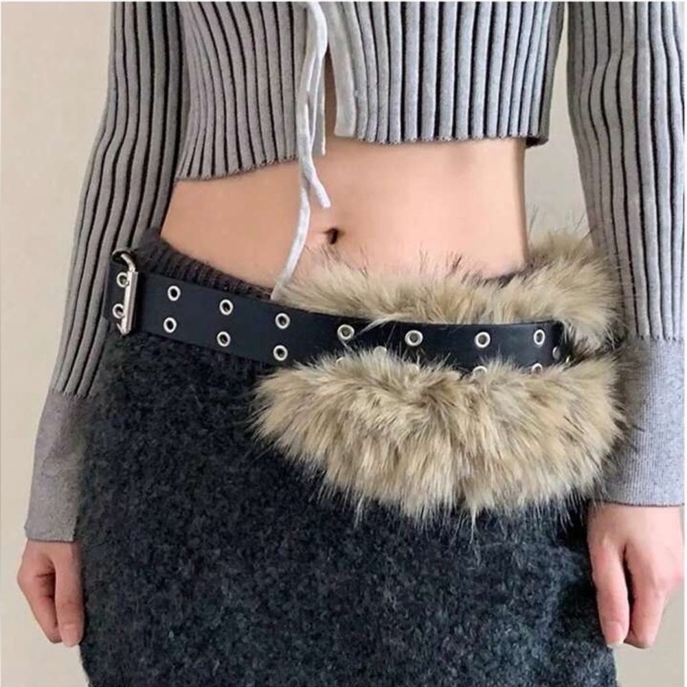 Y2K FAUX FUR BELT